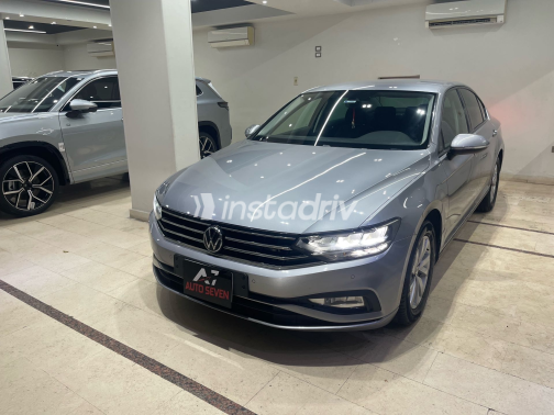 Volkswagen Passat 2022 Silver Automatic Used for Sale in Greater Cairo ( Cairo + Giza) - 2