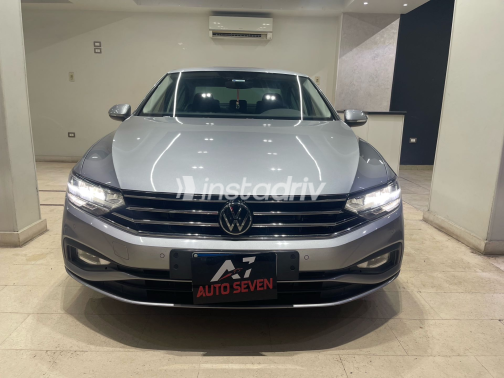 Volkswagen Passat 2022 Silver Automatic Used for Sale in Greater Cairo ( Cairo + Giza) - 9