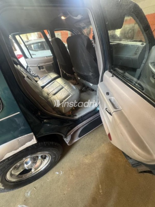 Ford Explorer 1997 Green Automatic Used for Sale in Cairo - 4