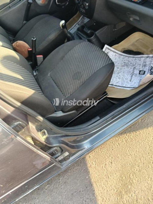 Lada Granta 2017 Dark Gray Manual Used for Sale in Cairo - 10
