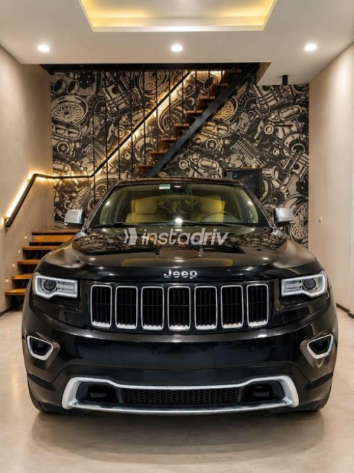 Jeep Grand Cherokee 2015 Black Automatic Used for Sale in Cairo - 2