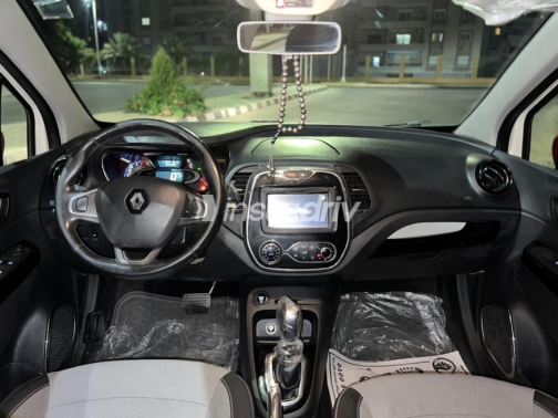 Renault Captur 2017 White Automatic Used for Sale in Cairo - 7