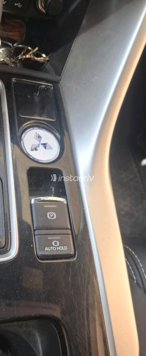 ميتسوبيشي اكليبس 2025 أبيض CVT مستعملة للبيع في القاهرة الكبرى ( القاهرة - الجيزة) - 5