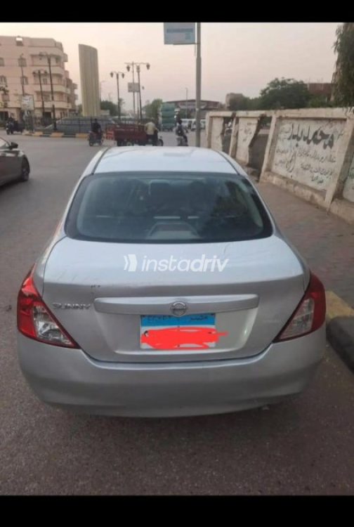 Nissan Sunny 2013 Silver Automatic Used for Sale in Ashmoun - 4