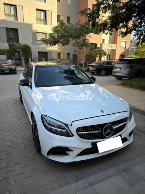 مرسيدس C 200 AMG 2020 أبيض أوتوماتيك مستعملة للبيع في القاهرة - 1