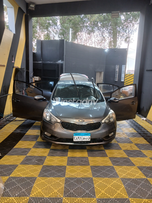 Kia Cerato 2015 Gray Automatic Used for Sale in Greater Cairo ( Cairo + Giza) - 1