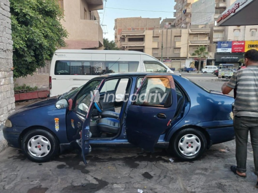 فيات سينا 2002 أزرق غامق يدوي مستعملة للبيع في العجمى - 5