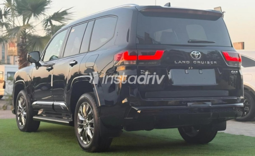 Toyota Land Cruiser 2025 Black Automatic Used for Sale in Marsa Matrouh - 2