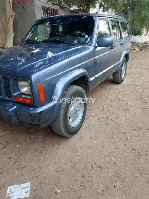 Jeep Cherokee 1998 White Manual Used for Sale in Cairo - 3