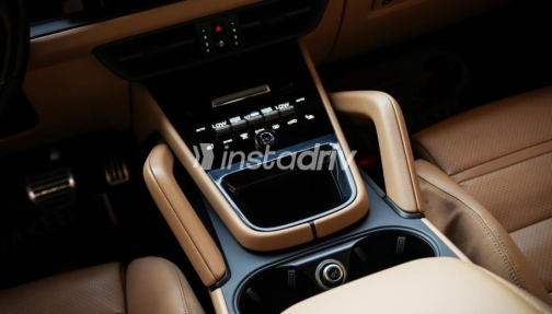 Porsche Cayenne 2025 Black Automatic Used for Sale in Cairo - 5