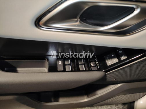 Land Rover Velar 2024 White Automatic Used for Sale in Cairo - 5