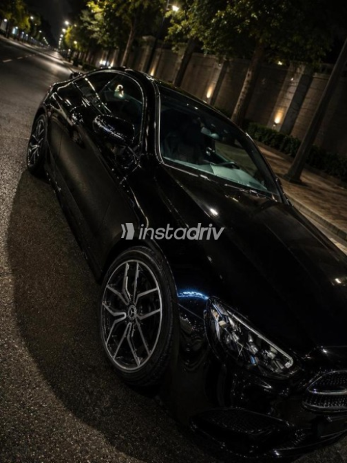Mercedes E 300 2022 Black Automatic Used for Sale in Cairo - 1