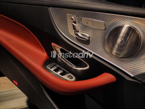 Mercedes E 300 2022 Black Automatic Used for Sale in Cairo - 3