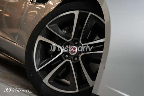 Jaguar F-Type 2018 Silver Automatic Used for Sale in Nasr city - 5