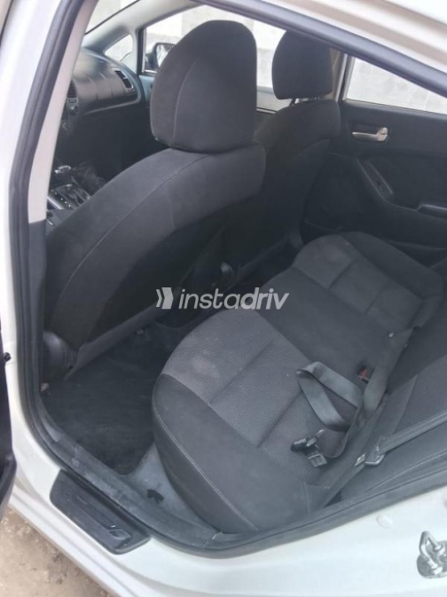 Kia Cerato 2018 White Automatic Used for Sale in Dakahlia - 5