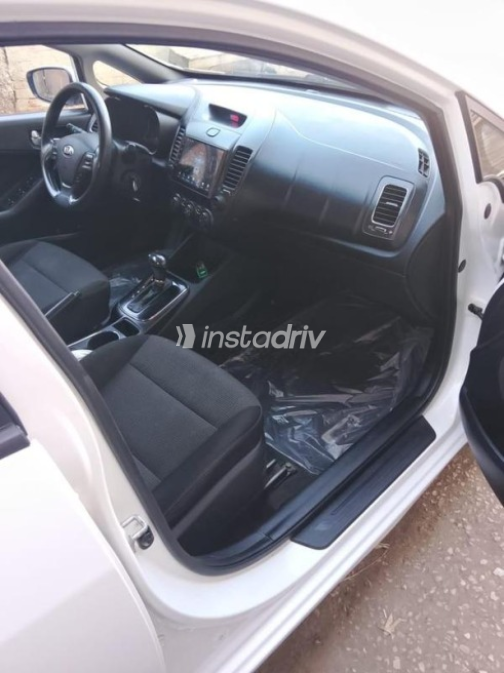 Kia Cerato 2018 White Automatic Used for Sale in Dakahlia - 8
