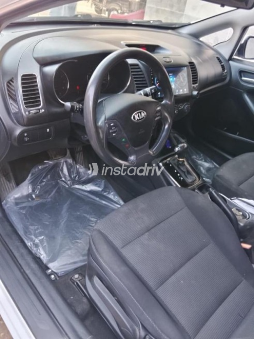 Kia Cerato 2018 White Automatic Used for Sale in Dakahlia - 9