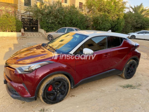تويوتا C-HR 2017 أحمر أوتوماتيك مستعملة للبيع في 6 أكتوبر - 4