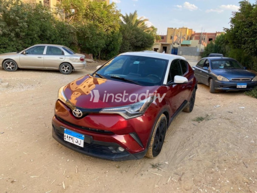 تويوتا C-HR 2017 أحمر أوتوماتيك مستعملة للبيع في 6 أكتوبر - 5
