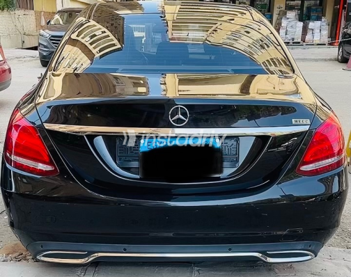 Mercedes C 180 2015 Black Automatic Used for Sale in Greater Cairo ( Cairo + Giza) - 10
