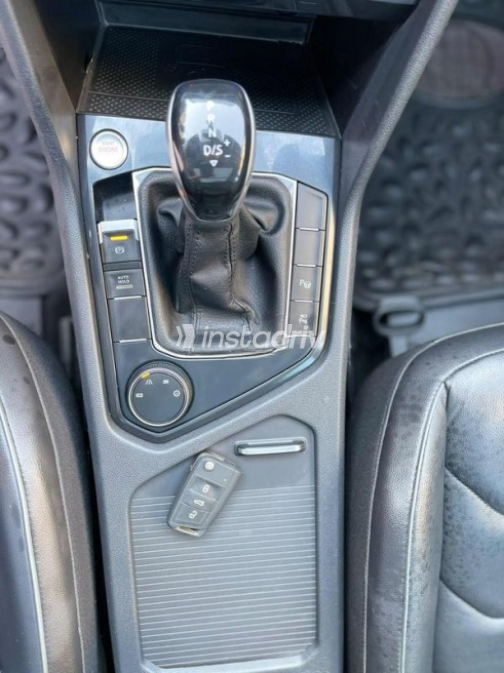Seat Tarraco 2022 Dark Red Automatic Used for Sale in Nasr city - 4