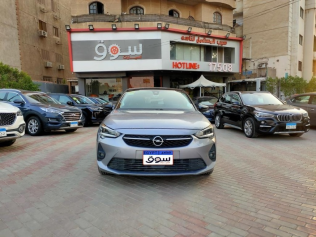 اوبل كورسا 2022 فضي أوتوماتيك مستعملة للبيع في المعادى
