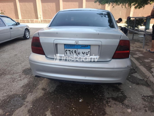اوبل فيكترا 2000 فضي أوتوماتيك مستعملة للبيع في أسيوط - 10