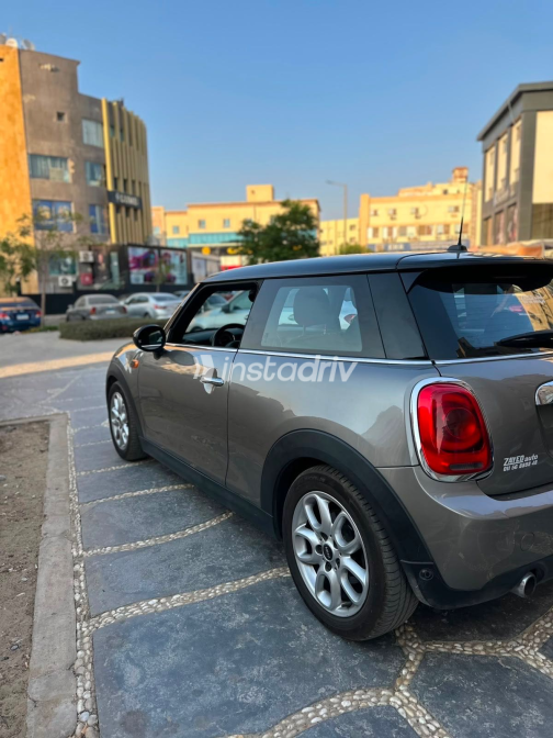 Mini Cooper 2019 Gray Automatic Used for Sale in Greater Cairo ( Cairo + Giza) - 1