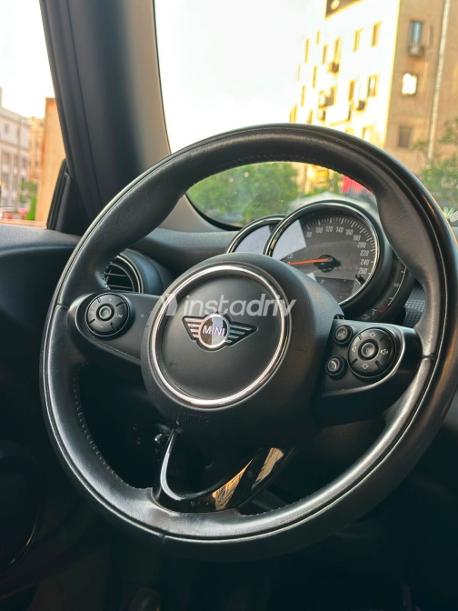 Mini Cooper 2019 Gray Automatic Used for Sale in Greater Cairo ( Cairo + Giza) - 5