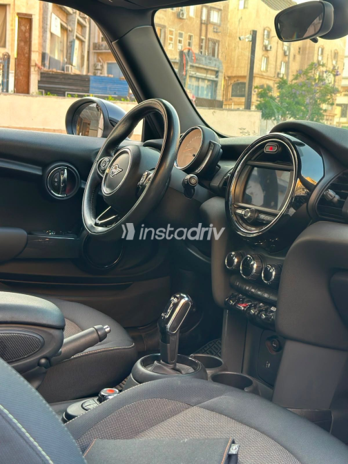 Mini Cooper 2019 Gray Automatic Used for Sale in Greater Cairo ( Cairo + Giza) - 8