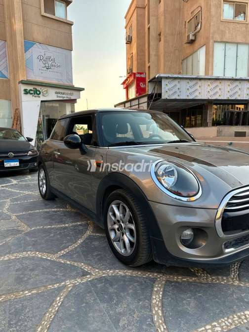Mini Cooper 2019 Gray Automatic Used for Sale in Greater Cairo ( Cairo + Giza) - 9