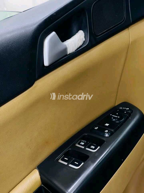 Kia Sportage 2022 White Automatic Used for Sale in Greater Cairo ( Cairo + Giza) - 3