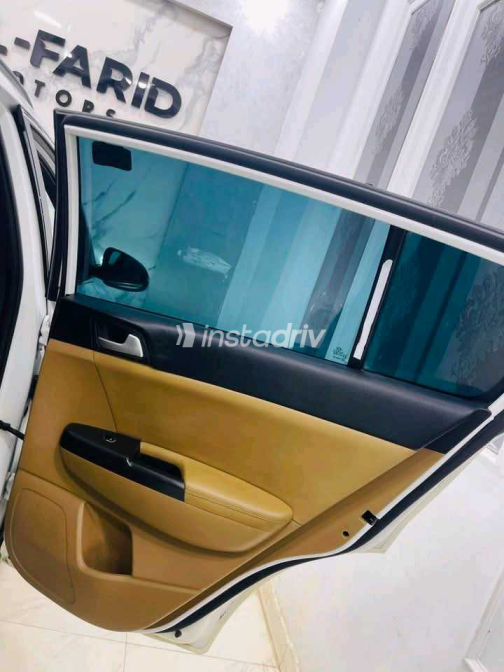 Kia Sportage 2022 White Automatic Used for Sale in Greater Cairo ( Cairo + Giza) - 6