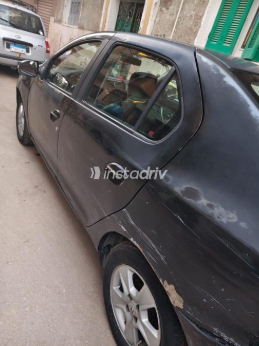 Renault Logan 2015 Black Automatic Used for Sale in El Minya - 4