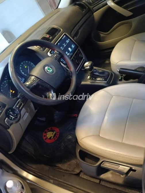 Skoda Octavia A5 2008 Gold Automatic Used for Sale in Cairo - 5