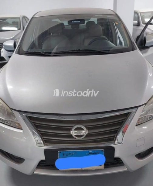 Nissan Sentra 2017 Silver Automatic Used for Sale in Asyut - 2