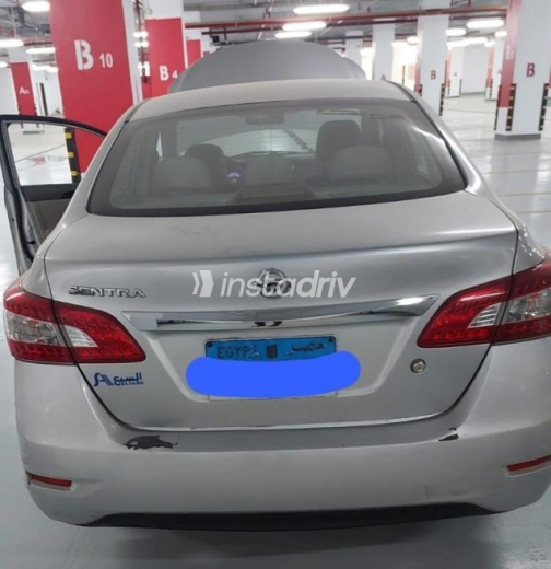 Nissan Sentra 2017 Silver Automatic Used for Sale in Asyut - 4