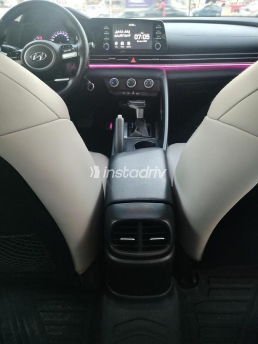 Hyundai Elantra 2021 Gray Automatic Used for Sale in Maadi - 4