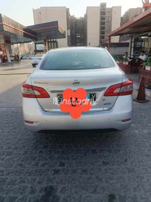 Nissan Sentra 2026 Silver Automatic Used for Sale in El Salam City - 3