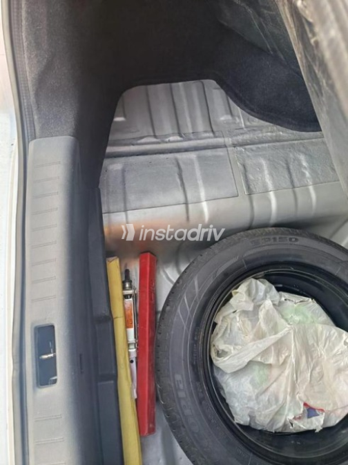 Nissan Sentra 2026 Silver Automatic Used for Sale in El Salam City - 4