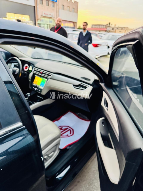 ام جى 5 2023 أسود CVT مستعملة للبيع في القاهرة الكبرى ( القاهرة - الجيزة) - 2
