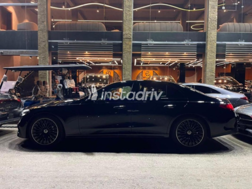 Mercedes E 200 2026 Black Automatic Used for Sale in Nasr city - 2
