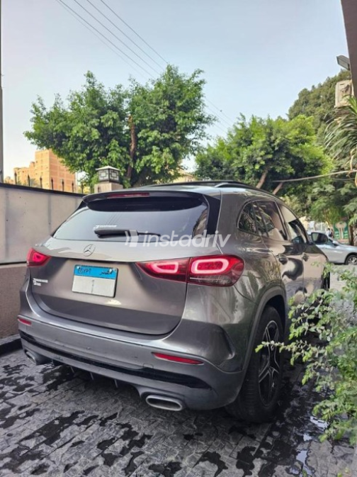 Mercedes GLA 200 2021 Gray Automatic Used for Sale in Heliopolis - 5