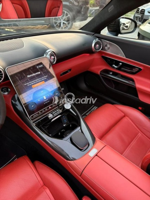 Mercedes SL Class 2023 Black Automatic Used for Sale in Cairo - 5