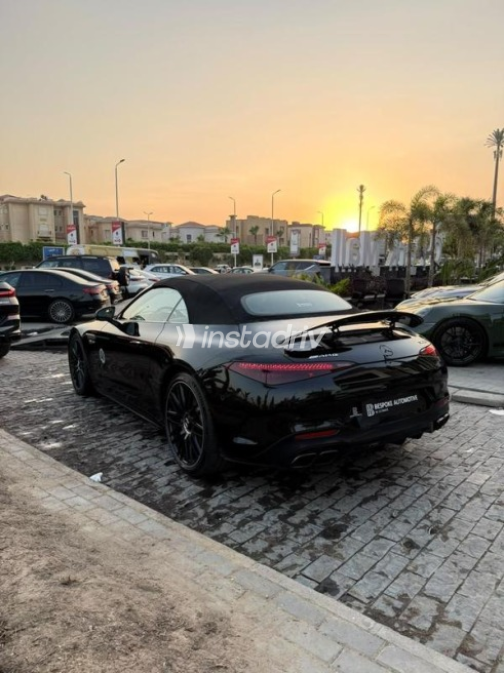 Mercedes SL Class 2023 Black Automatic Used for Sale in Cairo - 7