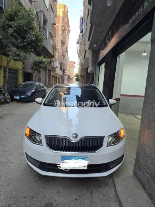 سكودا اوكتافيا A7 2016 أبيض أوتوماتيك مستعملة للبيع في المنصورة - 1