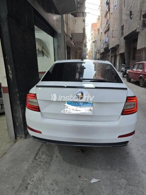 سكودا اوكتافيا A7 2016 أبيض أوتوماتيك مستعملة للبيع في المنصورة - 2