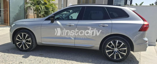فولفو XC60 2025 فضي أوتوماتيك مستعملة للبيع في القاهرة الكبرى ( القاهرة - الجيزة) - 3