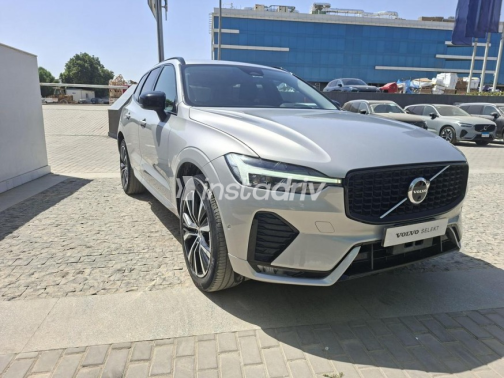 فولفو XC60 2025 فضي أوتوماتيك مستعملة للبيع في القاهرة الكبرى ( القاهرة - الجيزة) - 4