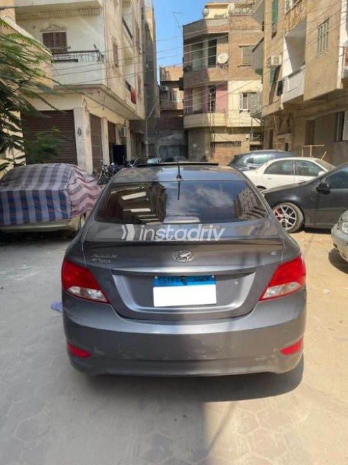 هيونداي اكسنت RB 2015 رمادي غامق أوتوماتيك مستعملة للبيع في الزقازيق - 1